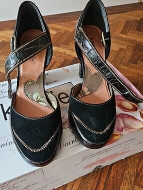 Kensie Black Suede & Patent Leather Cross-Strap Heels